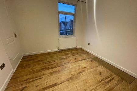 Wells Street, SWINDON - Photo 4