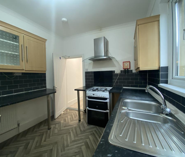 4 bedroom terraced house to rent - Photo 3