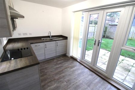 2 bedroom semi-detached house to rent - Photo 3