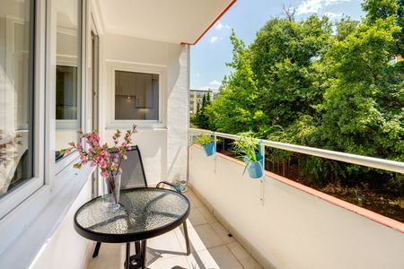 Central, spacious 1-room apartment for rent - Photo 5