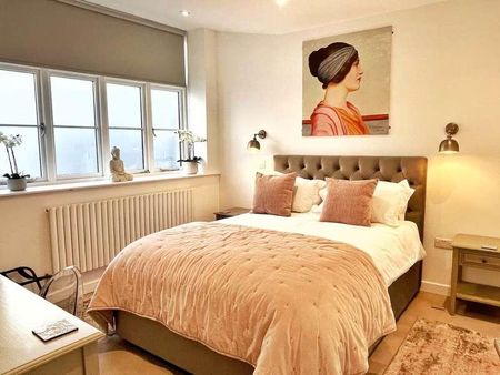 Eaton Grove, Hove, BN3 - Photo 2