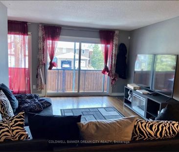 For Lease - 8 Maplehurst Square, Brampton, Ontario - Photo 3