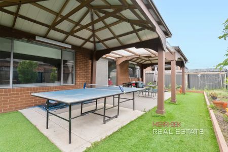 “Where Family Life Flows Effortlessly” - Photo 4