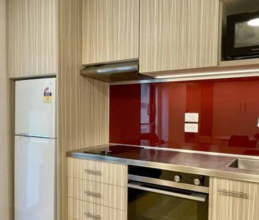 Modern Inner City Apartment - Photo 2