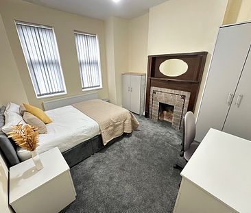 Room in a Shared House, Aylcliffe Grove, M13 - Photo 6