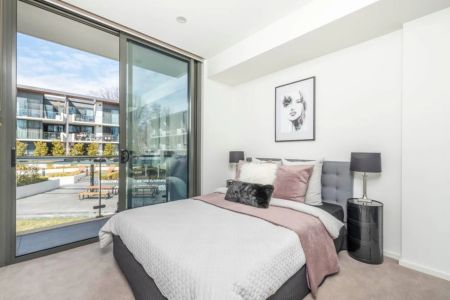 Executive Apartment Living in the Heart of Canberra's Inner South - Photo 5