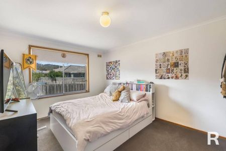 Low maintenance three bedroom home - Photo 3