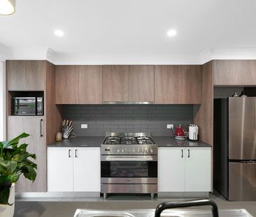 Beutifull Presented Home in a Quiet Location - Ready Now! - Photo 1