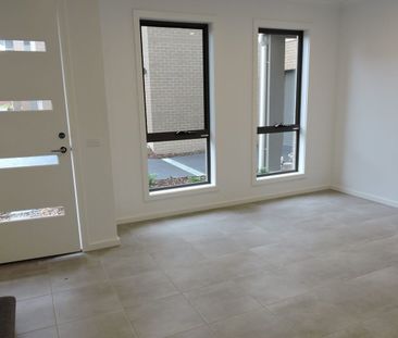 Modern two bedroom townhouse - Photo 1