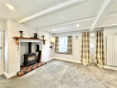 4 bedroom semi-detached house to rent - Photo 3