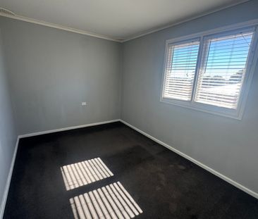 Budget Family Home - Photo 2