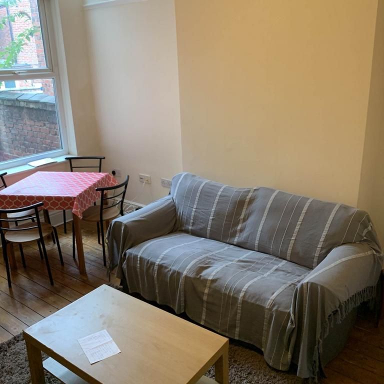 4 bedroom terraced house to rent - Photo 1
