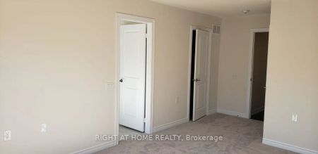 Property For Lease | W9035730 - Photo 4