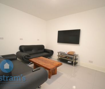 4 bed Semi-Detached House for Rent - Photo 3