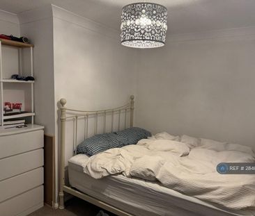 2 bedroom end of terrace house to rent - Photo 3