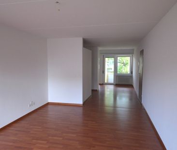 Schöne 2.5-Zimmerwohnung im 3. Obergeschoss - Foto 2