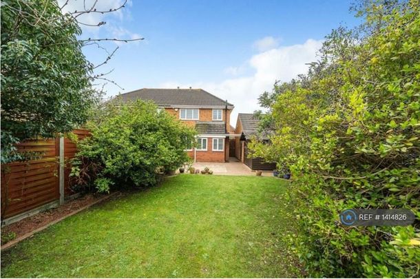 3 bedroom semi-detached house to rent - Photo 1