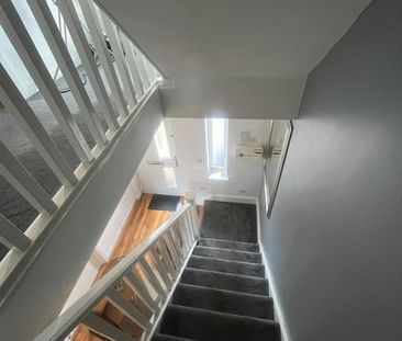 4 Bed Semi-Detached House, Canal Walk, CR0 - Photo 4