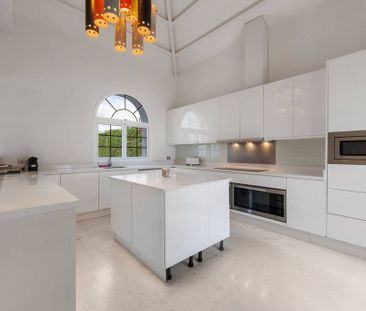Luxury Villa for rent in Marbella, Andalusia - Photo 1