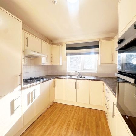 PETERBOROUGH - Photo 3