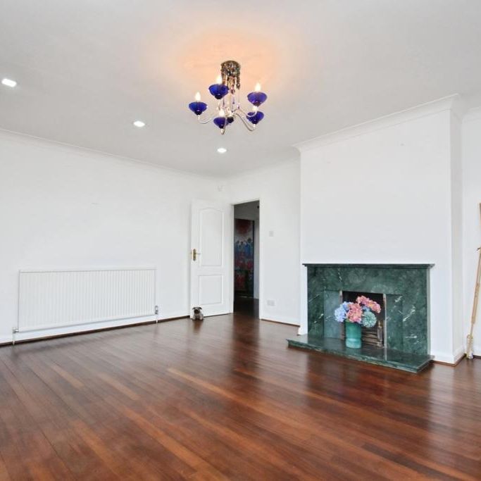 5 bedroom bungalow to rent - Photo 1