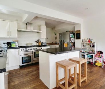 3 bedroom semi-detached house to rent - Photo 1