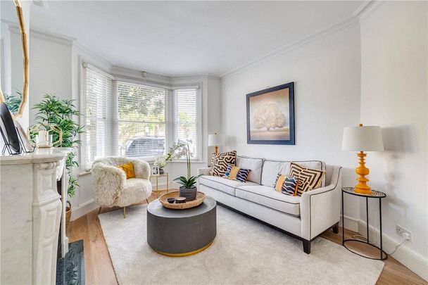 4 bedroom terraced house to rent - Photo 1