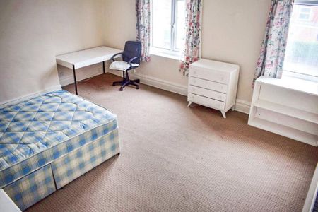 4 bedroom terraced house to rent - Photo 5