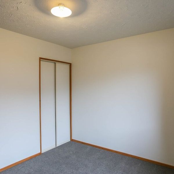 Immaculate 2 bedroom unit - Photo 1