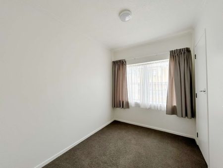 Two Bedroom Unit with Carport in Remuera - Photo 2