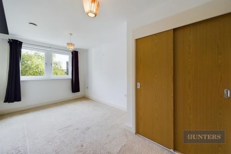 2 bedroom Flat To Let - Photo 3