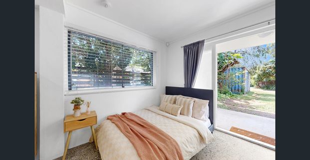 Stylish Renovated Studio in the Heart of Chermside – Minutes from Westfield! - Photo 1