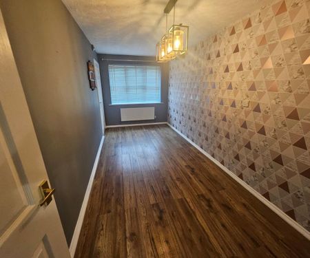 3 bedroom detached house to rent - Photo 4