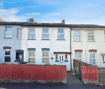 4 bedroom house to rent Whitecroft Road, Luton, Bedfordshire, LU2 - Photo 1