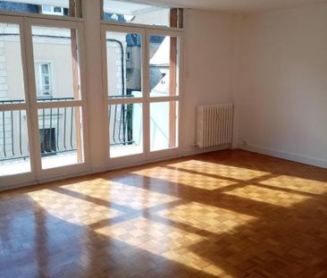 APPARTEMENT T3 - LAVAL - Photo 1