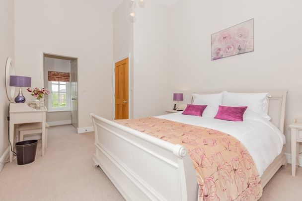 The Parade, Caversfield - Photo 1