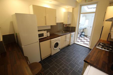 5 bedroom terraced house to rent - Photo 2