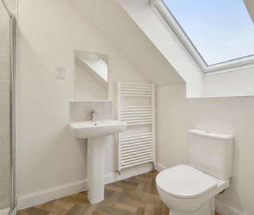 3 bedroom semi-detached house to rent - Photo 6