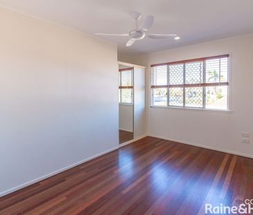 Beachfront Family Home - Photo 6