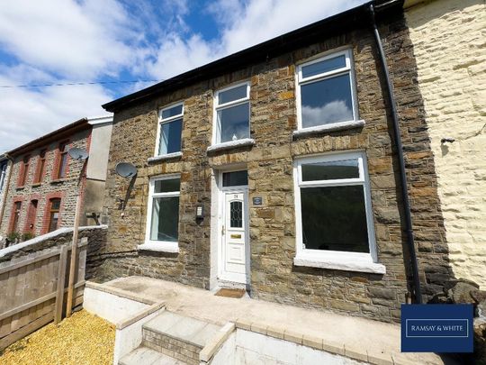 3 bedroom semi-detached house to rent - Photo 1