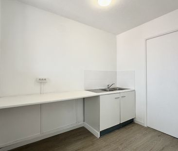 Location Appartement 3 pièces 62m² MARSEILLE 15ème - Photo 3
