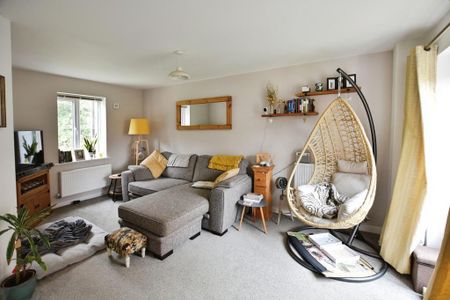 3 bedroom end of terrace house to rent - Photo 4
