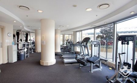 ARGUABLY THE CBDs FINEST RIVERFRONT COMPLEX 1 Bedroom Unfurnished - Photo 4