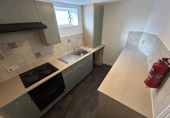 Spinners End Drive, Cradley Heath, West Midlands - Photo 1