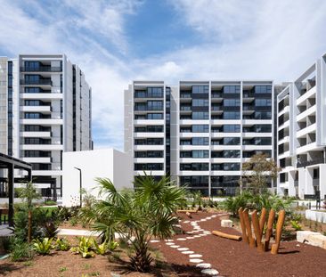 Brand new | Amazing Views on Level 10 | Access Fantastic Amenities - Photo 1