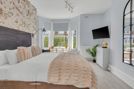 Studio Flat, Lena Gardens, W6 - Photo 5