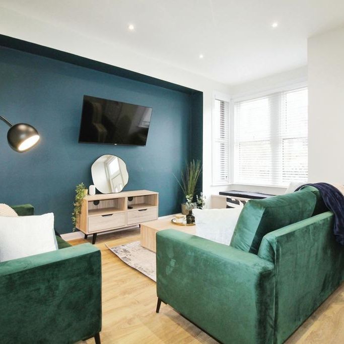 1 bedroom in a house share to rent - Photo 1