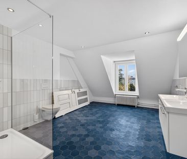 Charmante 3-Zimmer-Wohnung mit Stadtblick im Herzen von Luzern - Foto 2
