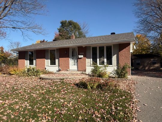 For Lease - 2098 Fillmore Crescent, Beacon Hill North - South and Area, Ontario - Photo 1