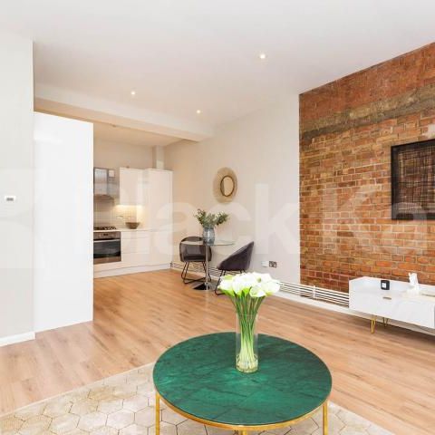 stunning 1 bedroom apartment with loft style features in a modern development - Photo 1